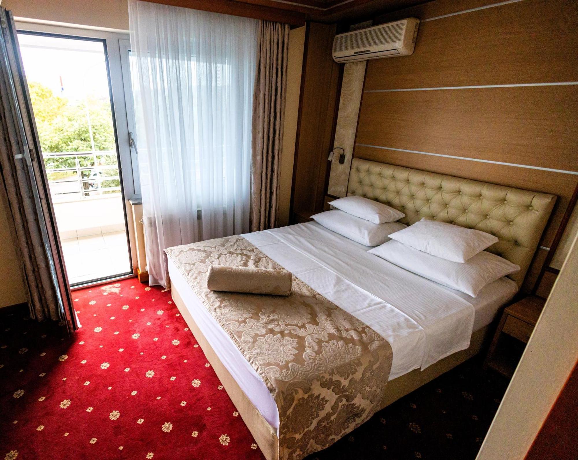 Hotel Cezar Banja Luka Luaran gambar